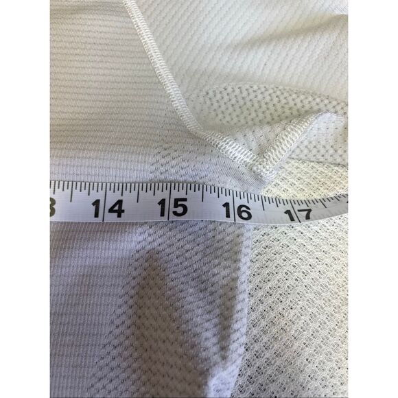 Lululemon Light Gray Long Sleeve Swiftly Tech Size 8 - Picture 8 of 9